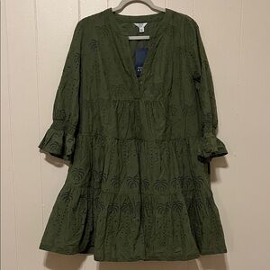Crown & Ivy Forest Green Long Sleeve Dress
